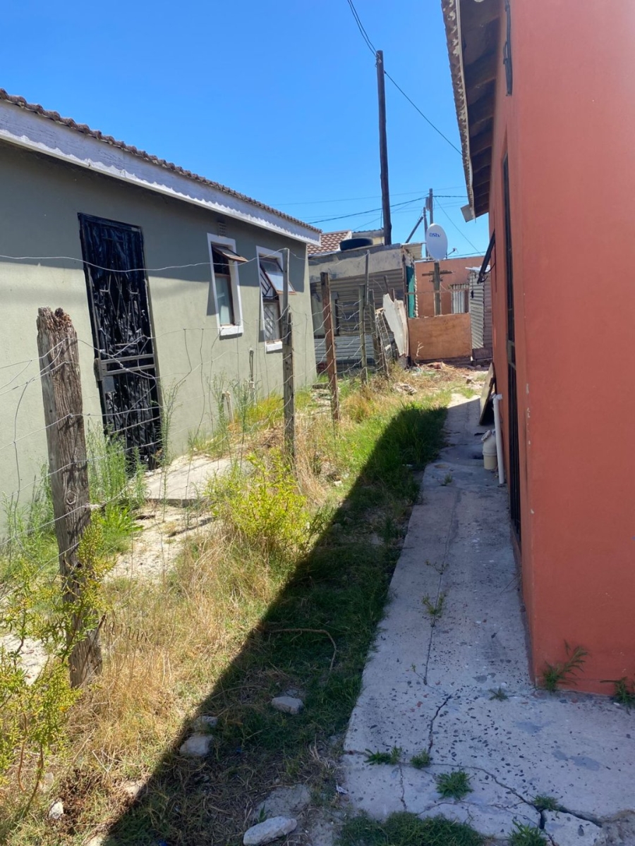 2 Bedroom Property for Sale in Mxolisi Phetani Western Cape